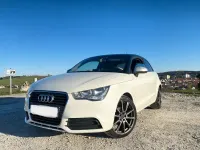 Używany Audi A1 Attraction 86 KM (63 kW) 2011 Biały Hatchback