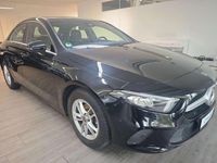 Gebraucht Mercedes A180 116 PS (85 kW) 2019 Schwarz Limousine