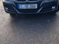 Gebraucht BMW 318 143 PS (105 kW) 2012 Schwarz Kombi