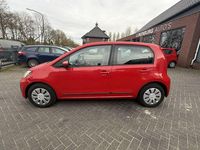 Usado VW up! move up! 60 CV (44 kW) 2018 Rojo Utilitario
