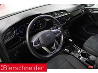 Gebraucht VW Touran Highline 150 PS (110 kW) 2023 Weiss Van / Kleinbus