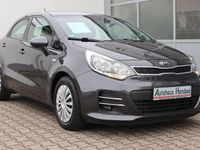 Gebraucht Kia Rio Attract 86 PS (63 kW) 2015 Grau Limousine