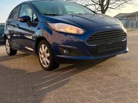 Gebraucht Ford Fiesta 101 PS (74 kW) 2014 Blau Kleinwagen