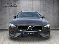 Gebraucht Volvo V60 Core 197 PS (144 kW) 2023 Platinum grey Kombi