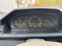 Gebraucht Mercedes E300 109 PS (80 kW) 1985 Weiß Limousine