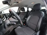 Gebraucht Kia Ceed Spirit 141 PS (103 kW) 2023 Weiß Kleinwagen