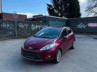 Gebraucht Ford Fiesta 82 PS (60 kW) 2011 Rot Kleinwagen