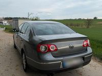 Gebraucht VW Passat 140 PS (102 kW) 2008 Grau Limousine