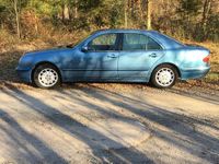 Gebraucht Mercedes E200 Elegance 136 PS (100 kW) 1999 Blau Limousine
