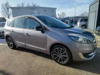 Gebraucht Renault Scénic III Bose Edition 116 PS (85 kW) 2013 Braun Van / Kleinbus