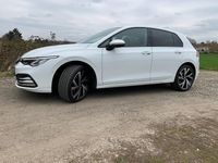 Gebraucht VW Golf VIII 150 PS (110 kW) 2022 Weiß Limousine