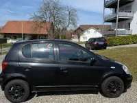 Gebraucht Toyota Yaris 65 PS (47 kW) 2003 Schwarz Limousine