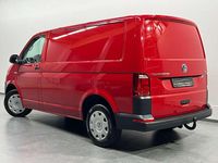 Gebraucht VW Transporter 150 PS (110 kW) 2018 Kirschrot Van