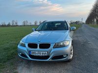 Gebraucht BMW 318 143 PS (105 kW) 2010 Blau Kombi