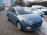 Gebraucht Hyundai i20 GO! 75 PS (55 kW) 2017 Blau Kleinwagen