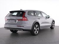 Gebraucht Volvo V60 CC Plus 197 PS (144 kW) 2023 Vapour grey / metallic Kombi