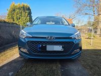 Gebraucht Hyundai i20 Trend 84 PS (61 kW) 2015 Blau Kleinwagen