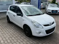 Gebraucht Hyundai i20 Classic 86 PS (63 kW) 2012 Weiß Kleinwagen