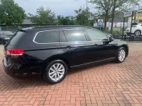 Gebraucht VW Passat Comfortline 120 PS (88 kW) 2018 Deep black (metallic) Kombi