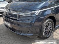 Second-hand VW Multivan Style 218 CP (160 kW) 2023 Albastru Monovolum