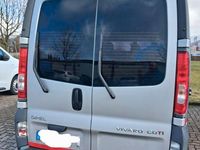 Second-hand Opel Vivaro 114 CP (83 kW) 2013 Argintiu Monovolum