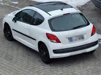 Gebraucht Peugeot 207 Urban Move 73 PS (53 kW) 2010 Weiß Kleinwagen