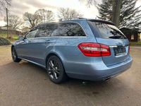 Gebraucht Mercedes E200 184 PS (135 kW) 2009 Blau Kombi