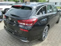 Gebraucht Hyundai i30 Advantage 101 PS (74 kW) 2025 Abyss black / mic Kombi