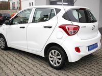 Gebraucht Hyundai i10 Classic 67 PS (49 kW) 2015 Weiß Kleinwagen