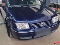 Gebraucht VW Bora 116 PS (85 kW) 2004 Blau Limousine