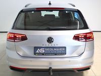 Gebraucht VW Passat 122 PS (89 kW) 2022 Scale silver Kombi