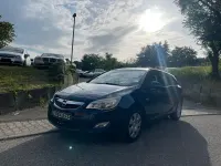Gebraucht Opel Astra Edition 110 PS (80 kW) 2012 Blau Kombi