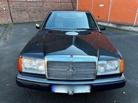 Gebraucht Mercedes E300 179 PS (131 kW) 1992 Schwarz Limousine