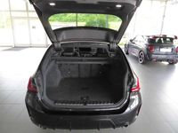 Gebraucht BMW 320 M Sport 190 PS (139 kW) 2024 Black sapphire metallic Kombi