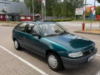 Gebraucht Opel Astra 75 PS (55 kW) 1995 Grün Limousine