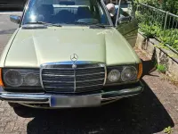 Gebraucht Mercedes 200 109 PS (80 kW) 1981 Grün Limousine