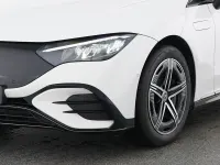 Gebraucht Mercedes EQE300 AMG 180 kW (245 PS) 2025 Weiß Limousine