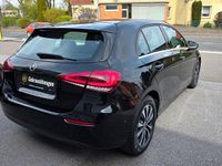 Gebraucht Mercedes A180 116 PS (85 kW) 2021 Schwarz Limousine