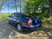 Second-hand VW Passat 136 CP (100 kW) 2004 Albastru Berlinǎ