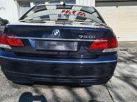 Gebraucht BMW 750 367 PS (269 kW) 2006 Blau Limousine