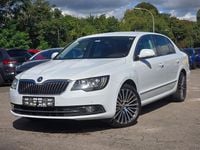 Gebraucht Skoda Superb LAURIN & KLEMENT 170 PS (125 kW) 2015 Weiß Limousine