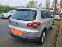 Gebraucht VW Tiguan 122 PS (89 kW) 2008 Silber SUV