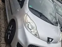 Gebraucht Peugeot 107 68 PS (50 kW) 2009 Silber Kleinwagen
