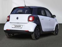 Gebraucht Smart ForFour Electric Drive Passion 60 kW (82 PS) 2020 Karosserie in white Limousine