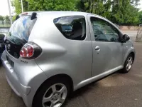 Używany Toyota Aygo Cool 68 KM (50 kW) 2012 Srebrny Hatchback