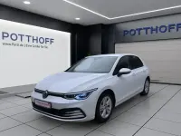 Gebraucht VW Golf VIII Life 150 PS (110 kW) 2023 Pure white Limousine
