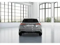 Gebraucht Mercedes A200 AMG 163 PS (119 kW) 2025 Manufaktur lack manufaktur alpin Limousine