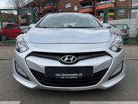 Gebraucht Hyundai i30 Trend 99 PS (72 kW) 2015 Silber Kombi