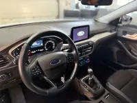 Używany Ford Focus Cool & Connect 120 KM (88 kW) 2020 Biały Sedan/Limuzyna