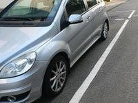 Gebraucht Mercedes B180 109 PS (80 kW) 2011 Silber Van / Kleinbus